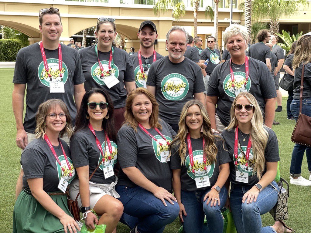 msgatoradr's tweet image. A mighty team of 25 SpartanNash Associates planned the incredible SpartanNash Summit &amp;amp; Circle of Excellence events. They sweated every detail to create a memorable experience that left everyone feeling inspired, appreciated &amp;amp; ready to lead  into the future. #SpartanNashSummit