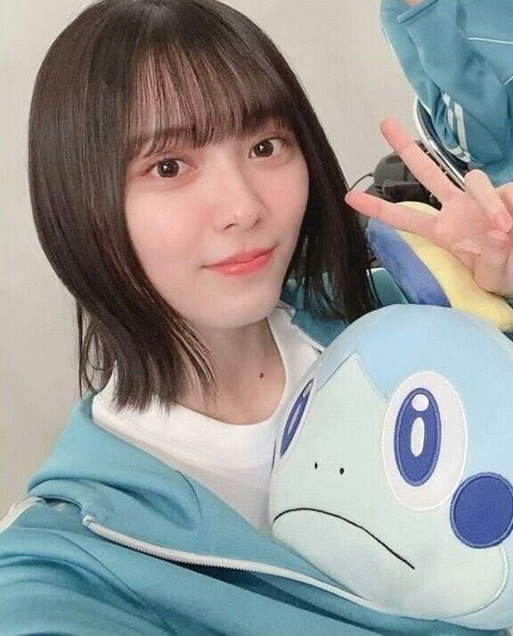 runrun_m_sakura's tweet photo. ファンの子からポケモンのメッソンに似てるってよく言われるんだけどみんなはどう思う？？
よかったらコメント欲しいな🎃
#森田ひかる https://t.co/TuHKxTg7Fu