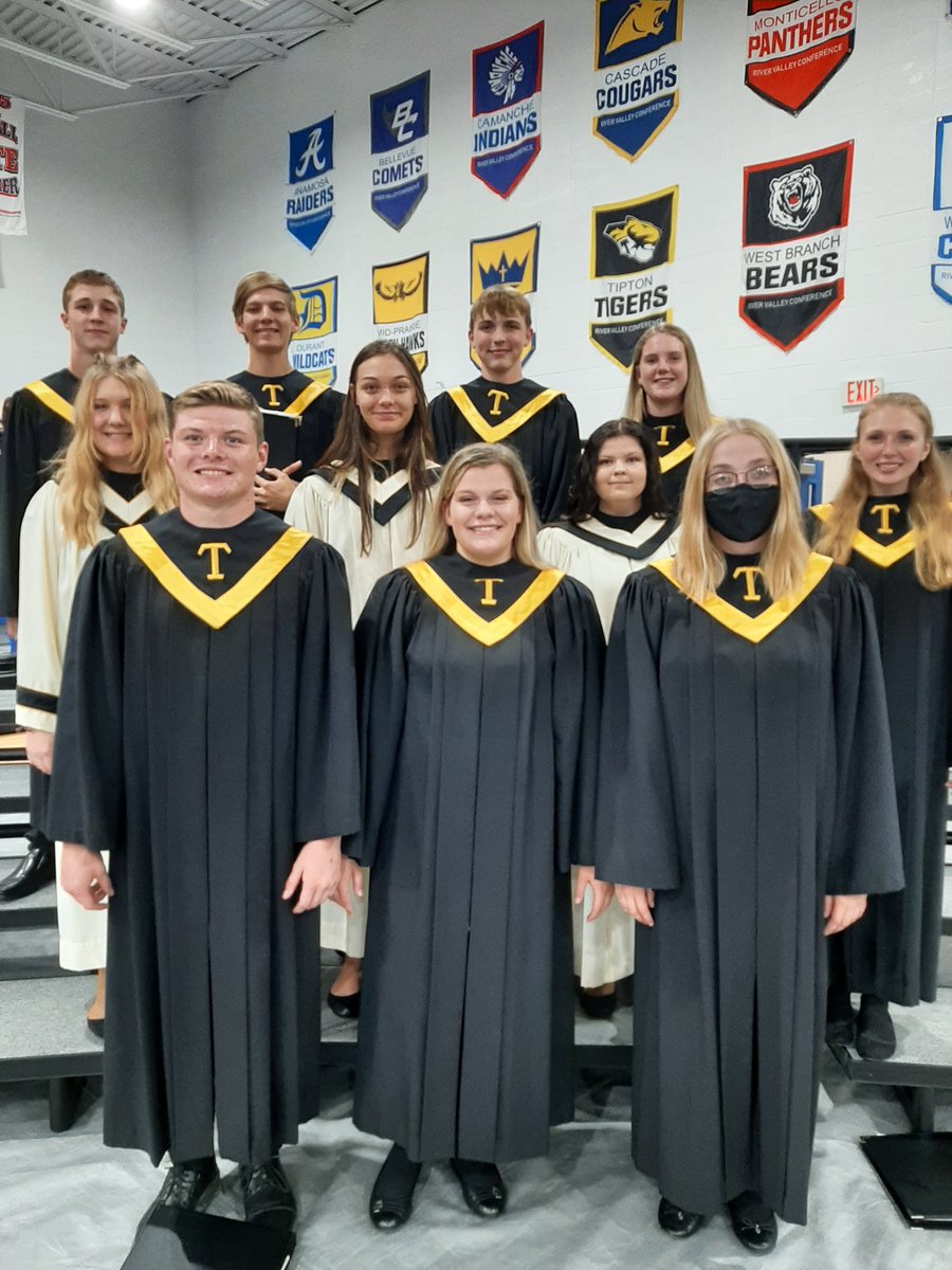choirs_ths's tweet photo. Members of Select Treble and Concert Choir who participated in RVC Honor Choir today! https://t.co/T491YnGrAB
