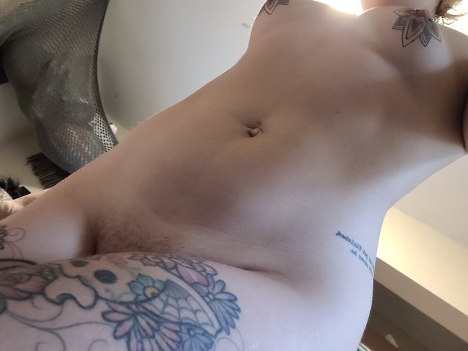 This angle is nice cuz it looks like I have boobz **idk why it autocorrected to balls https://t.co/1<a href="/tag/squirter"class="tags"><span>#squirter</span></a>