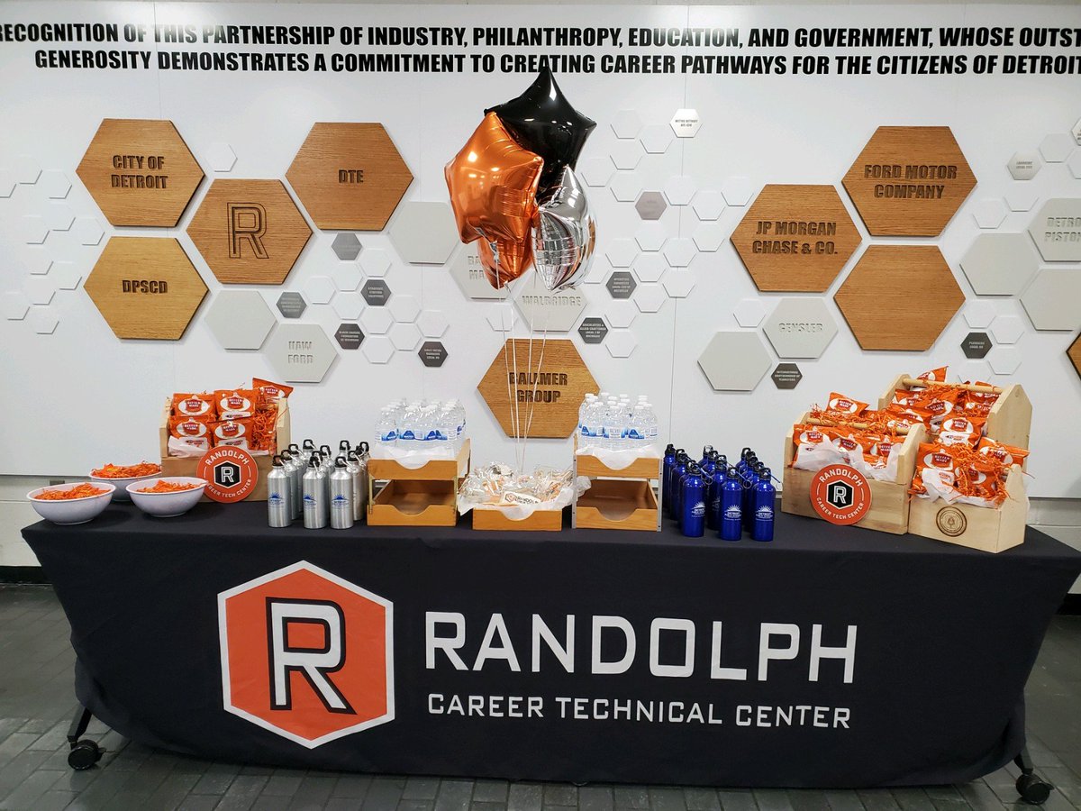 lisamariewms's tweet photo. We started the school year off with a wonderful Open House at Randolph Career and Technical Center! We prepare students to pursue their passion! @Randolph_CTC @Dr_Vitti https://t.co/LbGVL7XwHN