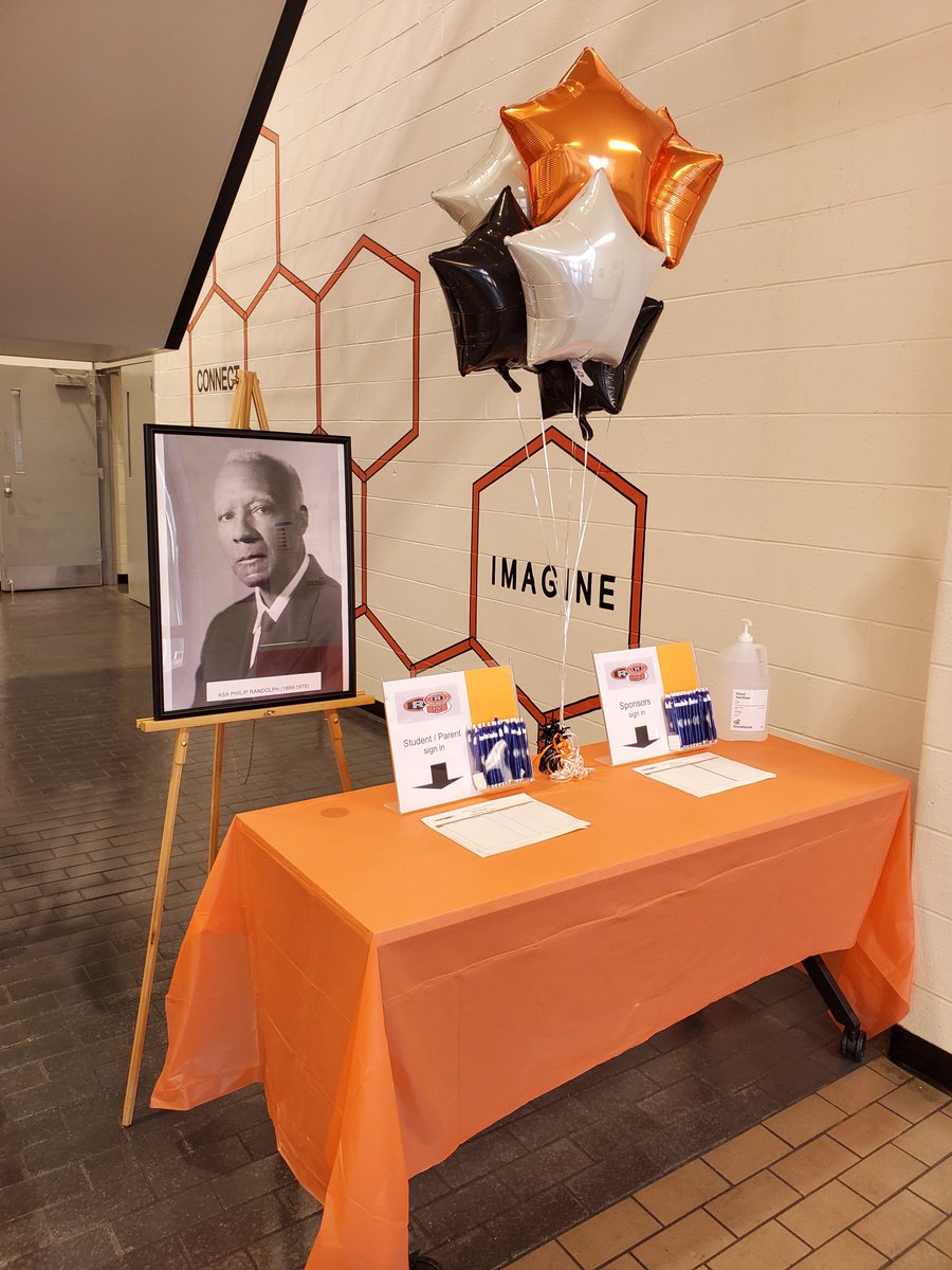 lisamariewms's tweet photo. We started the school year off with a wonderful Open House at Randolph Career and Technical Center! We prepare students to pursue their passion! @Randolph_CTC @Dr_Vitti https://t.co/LbGVL7XwHN