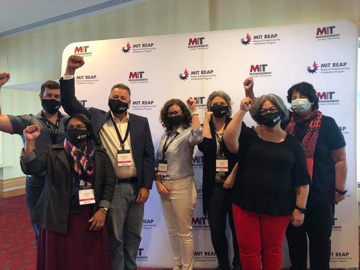 Team Western on the red carpet posing like gonna win an MIT-REAP Emmy!!! Huge learning curve but... MIT... and a win for the Province! @TownOfYarmouth <a href="/Western_REN/">Western REN</a> <a href="/nsccprez/">Don Bureaux</a> <a href="/NSCCBurridge/">nsccburridge</a> <a href="/IGNITEAtlantic/">IGNITE Atlantic</a> @university