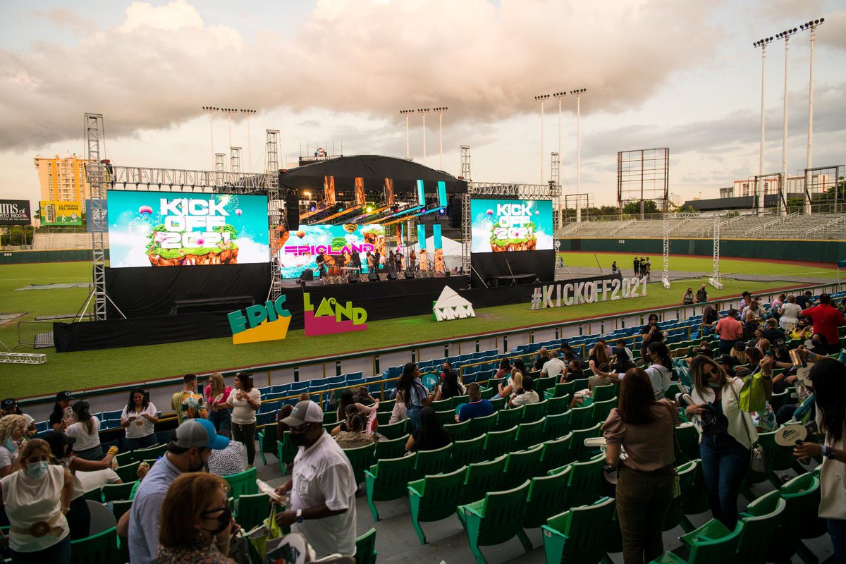 ldpgpr's tweet image. We are proud to present this proyect! A couple of days ago we had the opportunity of providing solutions for MMM’s Sales Kick Off 2021 event at the Hiram Bithorn Stadium. #LightingDesign provided production services, logistics, lighting and LED walls for this outdoor event.
