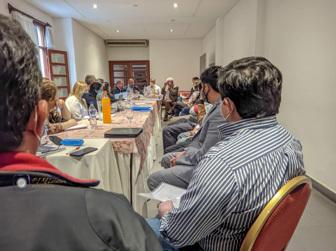 SDominguezok's tweet photo. Hoy estuvimos reunidos los intendentes y legisladores del departamento de Orán con el coordinador de Enlace y Relaciones Políticas de la Gobernación, Pablo Outes, el ministro de Economía de la provincia  Roberto Dib Ashur, el ministro de infraestructura Sergio Camacho https://t.co/7q5frnRFeN