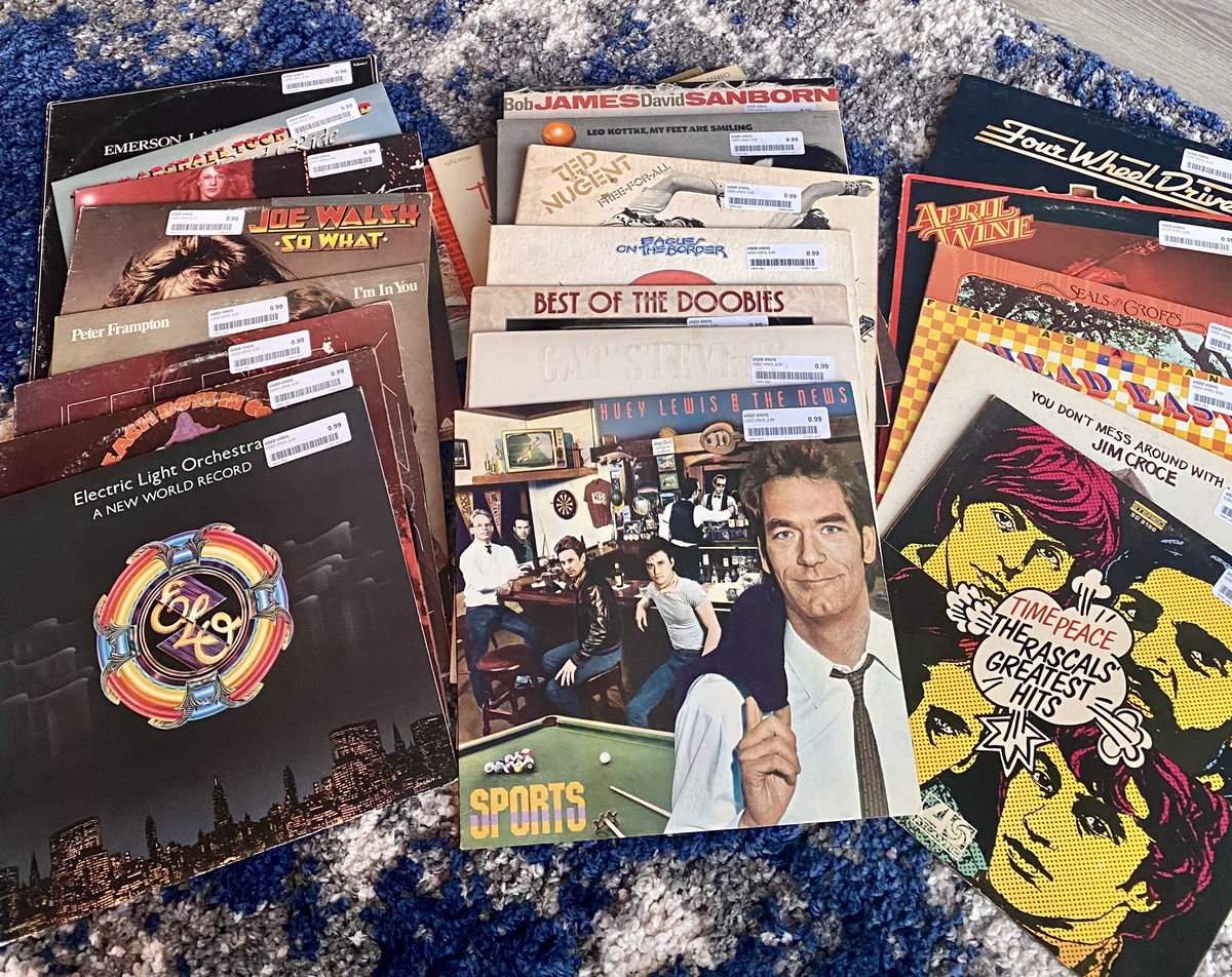 teresa_dianne's tweet photo. Jackpot at the record store today. 99cents each...๐ค
#vinyl
#vinylcollection
#VinylCollector
#jackpot
#cheaprecords
#recordstorefinds https://t.co/hhT7DRrzmL