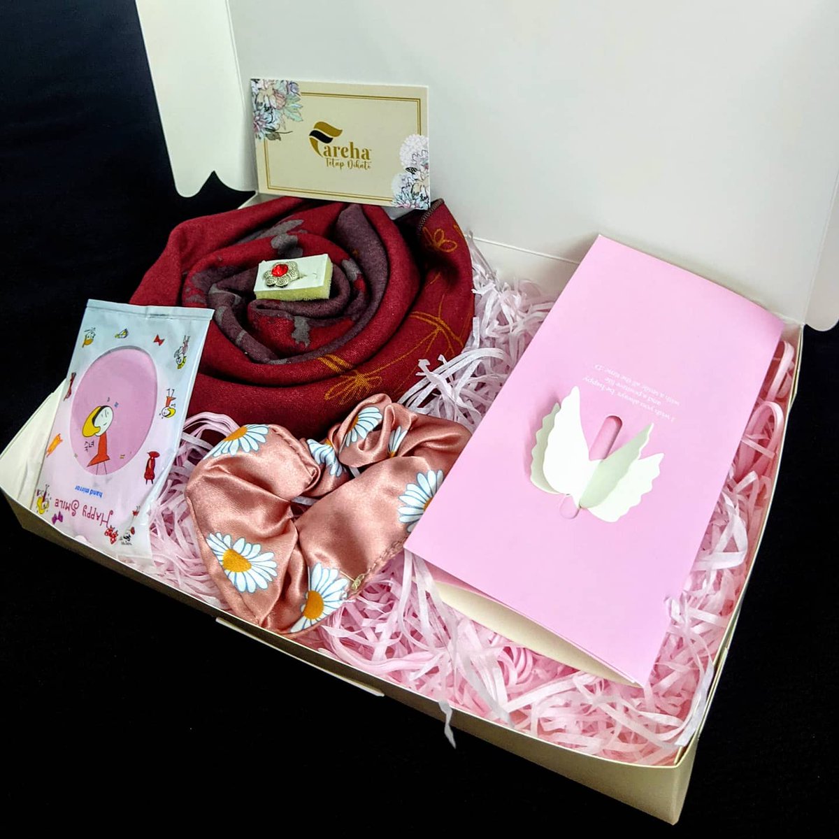 Bajet limited tapi nak bg hadiah dekat org yg tersayang⁉️ 
Worry not wani datang membantu 🏃🏃🏃

Giftbox semurah RM25‼️ YUP X TIPU MURAH SANGAT TAPI CANTIK. 

Klik link ini Instagram/Whatsapp/Shopee(FREEshipping): 
beacons.page/LuxebyWanilati…

#giftboxmurah #giftboxtudung #wanijual