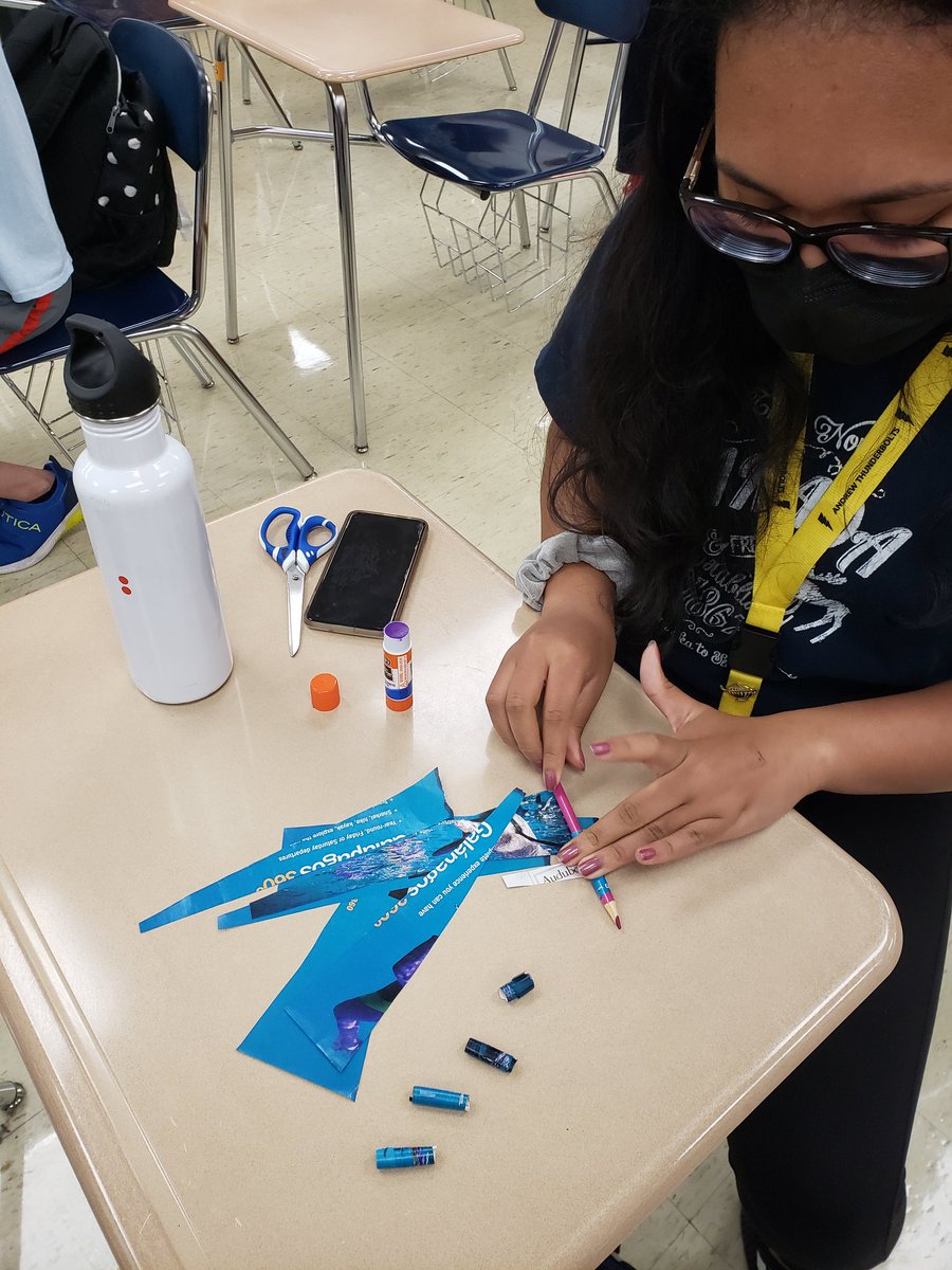VJAGreenTeam's tweet photo. So much creativity on Green Team!! Check out the cool paper bead jewelry GT made from repurposed magazine pages! ♻️ @AndrewHS_d230 https://t.co/UfezrP8tmS