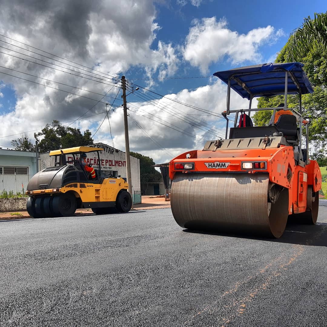 n_debastiani's tweet photo. Estamos dando continuidade às obras do #PróAsfalto em Sarandi. Hoje foi a vez das ruas Bortolo de Marco e Plácido de Castro no Centro. Nos próximos dias, também será a vez das ruas nos nossos bairros. Estamos só começando! Abraço a todos e uma ótima semana! https://t.co/AKb6tYjOuv