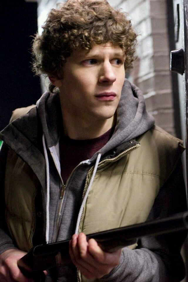Jesse Eisenberg turns 38 today! Happy birthday to this great actor! 