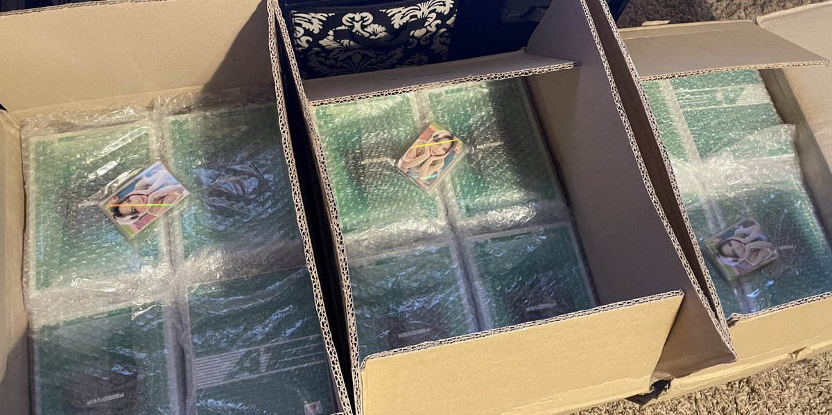 ChuxProofs's tweet photo. #chuarrival #chuupdates 

Only 3 boxes showed up today but I’m thinking of starting the sorting forms so that I can start sorting ASAP when I get all the boxes! Or is it too soon and I should wait? Depending on the day what wins I’ll send preview emails 2 days before~ https://t.co/OjVJXIPFE7