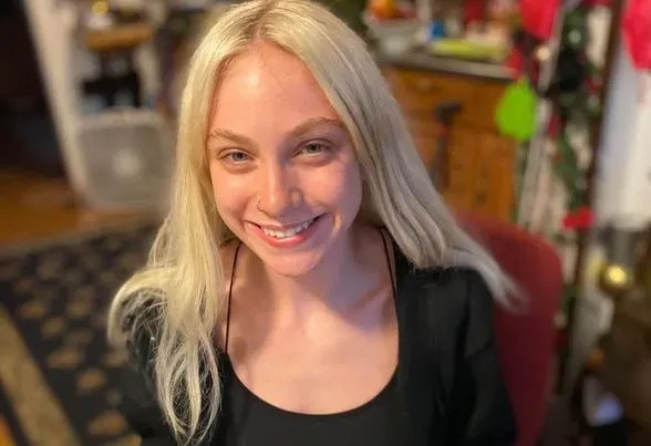 WFLA's tweet photo. IT TAKES A SECOND TO RETWEET: Ohio police searching for 17-year-old girl possibly headed to Florida https://t.co/ajwx3JOdti https://t.co/o2YmNwOjiL