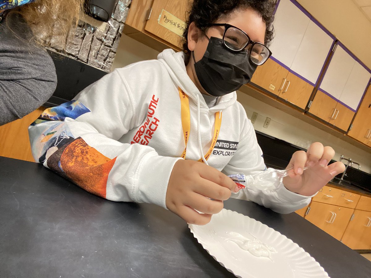 157Cgoscience's tweet photo. It’s so hard (and messy)to put toothpaste back in the tube. Hurtful words are the just as hard to take back (and can be messy, too). #nobullying #allin157c #hcms157c #157clearners https://t.co/TDhl5z8XQu