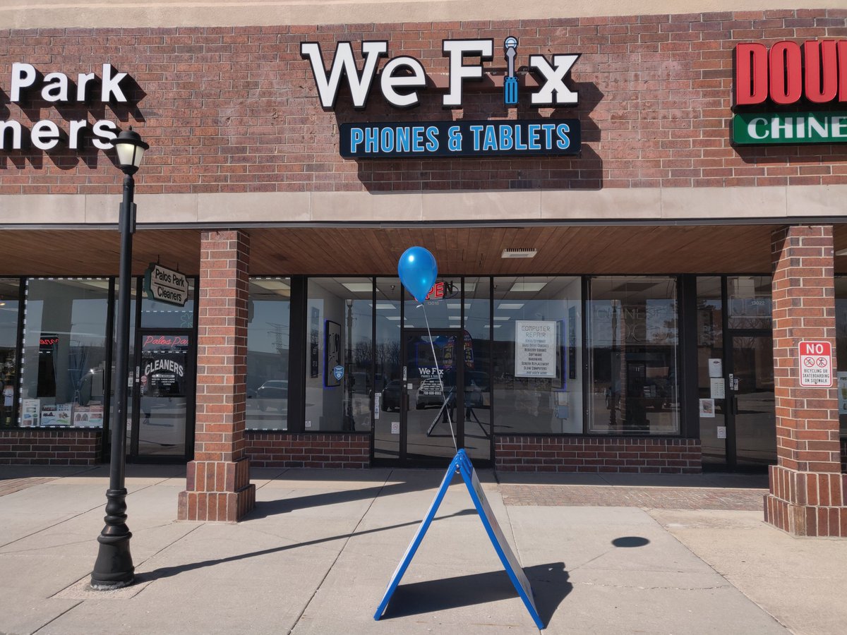 wefixpt's tweet image. Your One Stop Gadget Repair Shop Serving Palos Park &amp;amp; Southwest Suburbs. No Franchise just small business!! Call Today for any inquiry 708-608-8993  #orlandpark #palospark #HomerGlen #tinleypark #PalosHills #PalosHeights #worth #bridgeview #ChicagoRidge #HickoryHills #oaklawn