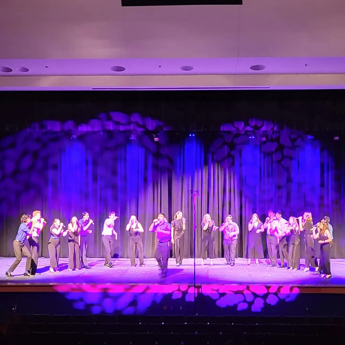 FloMo Choir tweet media