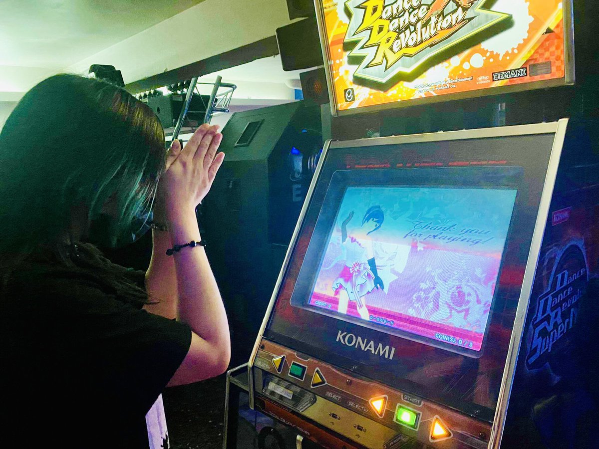 ryuko_star's tweet photo. Praise the DDR! 💕
After a long lockdown time, in my country we finally can attend arcades now (taking health measures ofc), so that means DDR TIME! 💕
(I played wearing my mask btw and yep I’m smol xD)
#DDR #dancedancerevolution #DDRX #bemani https://t.co/SPVnmRWCjF