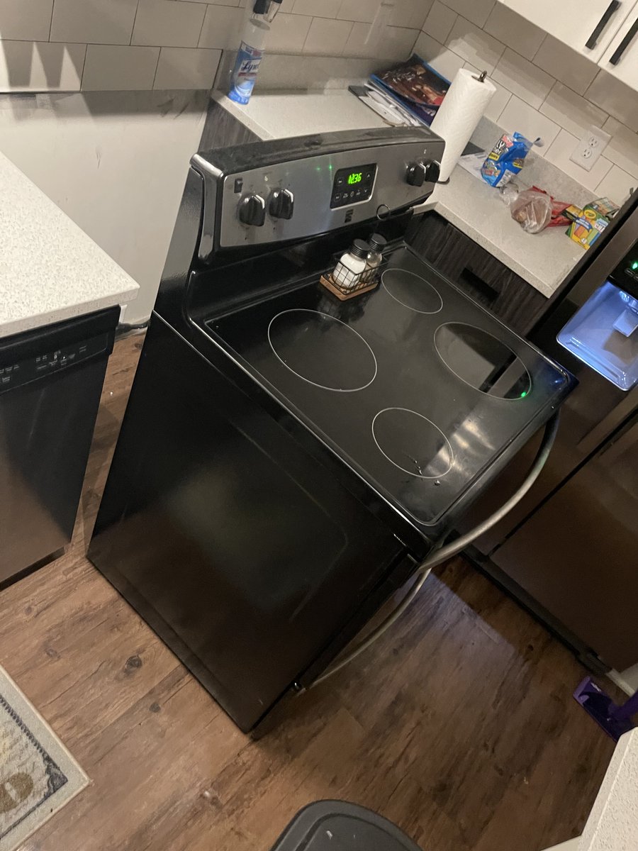 NukArchives's tweet image. My perc fell behind the oven I was in this mf goin crazy