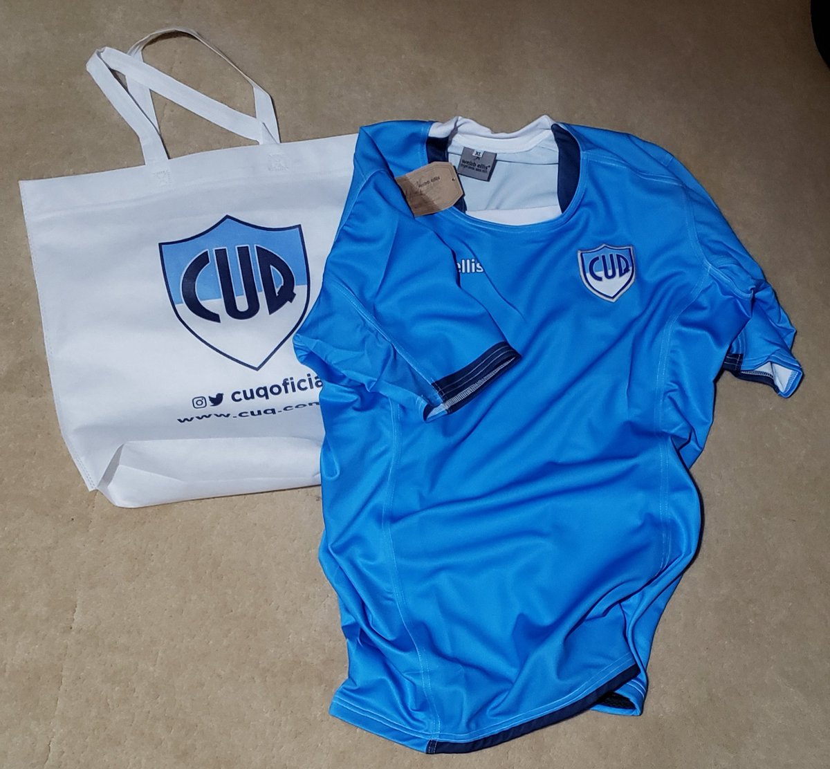 Linda charla en Club Universitario de Quilmes. Gracias <a href="/cuquilmes/">C.U.Q.</a> por los obsequios ¡