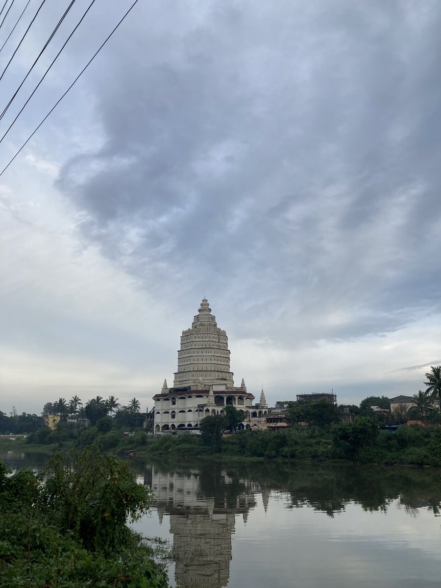 akhaware's tweet image. Back to riding after 3 days with 40 kms. Was literally #ChasingSunlight today. Changed plan twice and finally reached #AlandiTemple. More pictures coming soon…