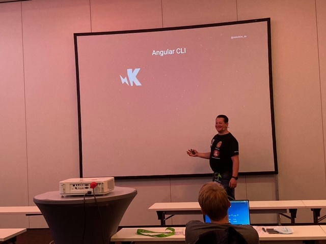 AngularDays's tweet image. Schreibe Deine Tests und werde zum Profi beim #AngularTesting❗
Unser Trainer @webdave_de zeigt Dir wie es funktioniert 😊