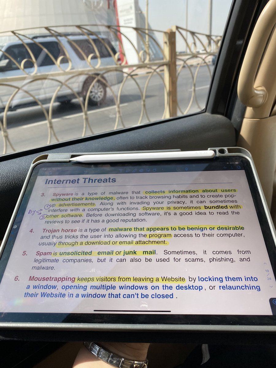 اليوم رايحه لأول ميد في حياتي والتوتر مو طبيعي  😭يا رب تبشرني بالدرجات العاليه 😩🙏🏻🙏🏻