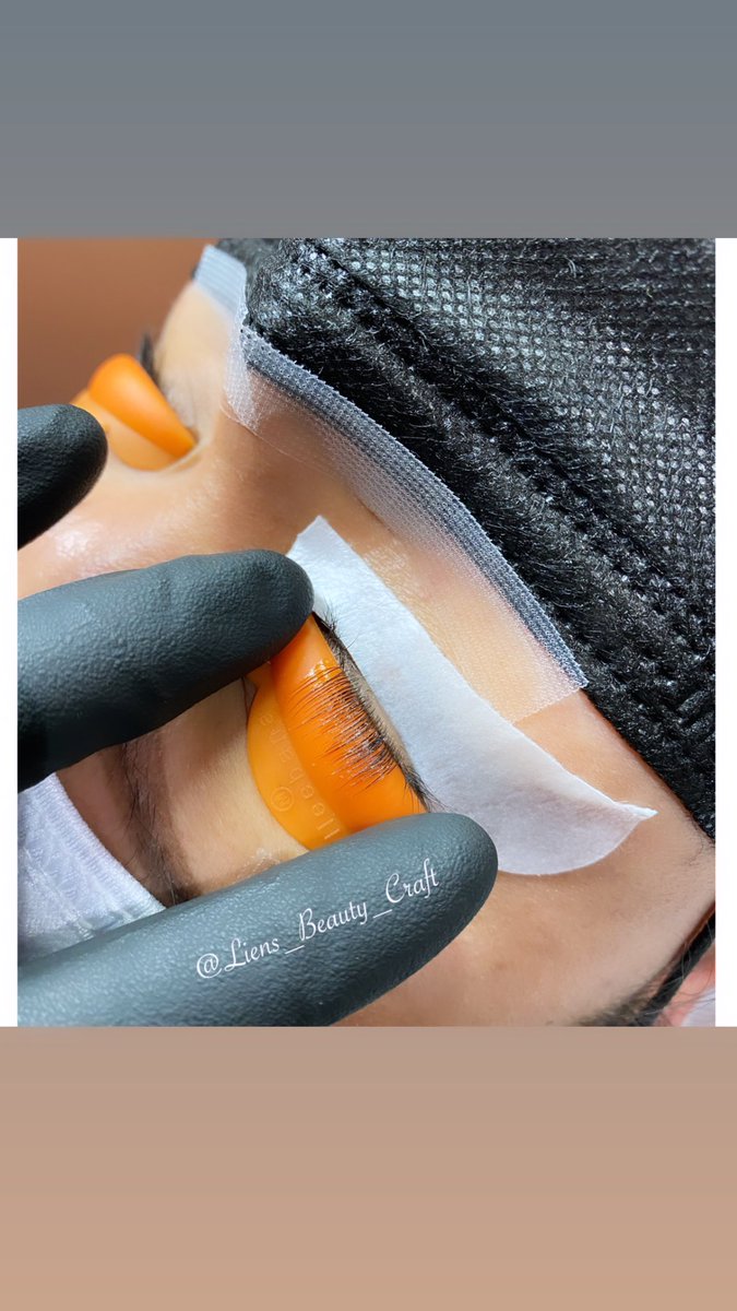 JuicyBeau_Loung's tweet image. One of the most satisfying process of lash lifts are wrapping lashes on these rods. 🧡 
#lashwrap #keratintreatment #lashlift #ellebanalashlift #isolation #sfsalon #polkstreetsalon @elleebana @elleebanaca #mondaylashlift @elleebanausa @liens_beauty_craft #certifiedlashartist