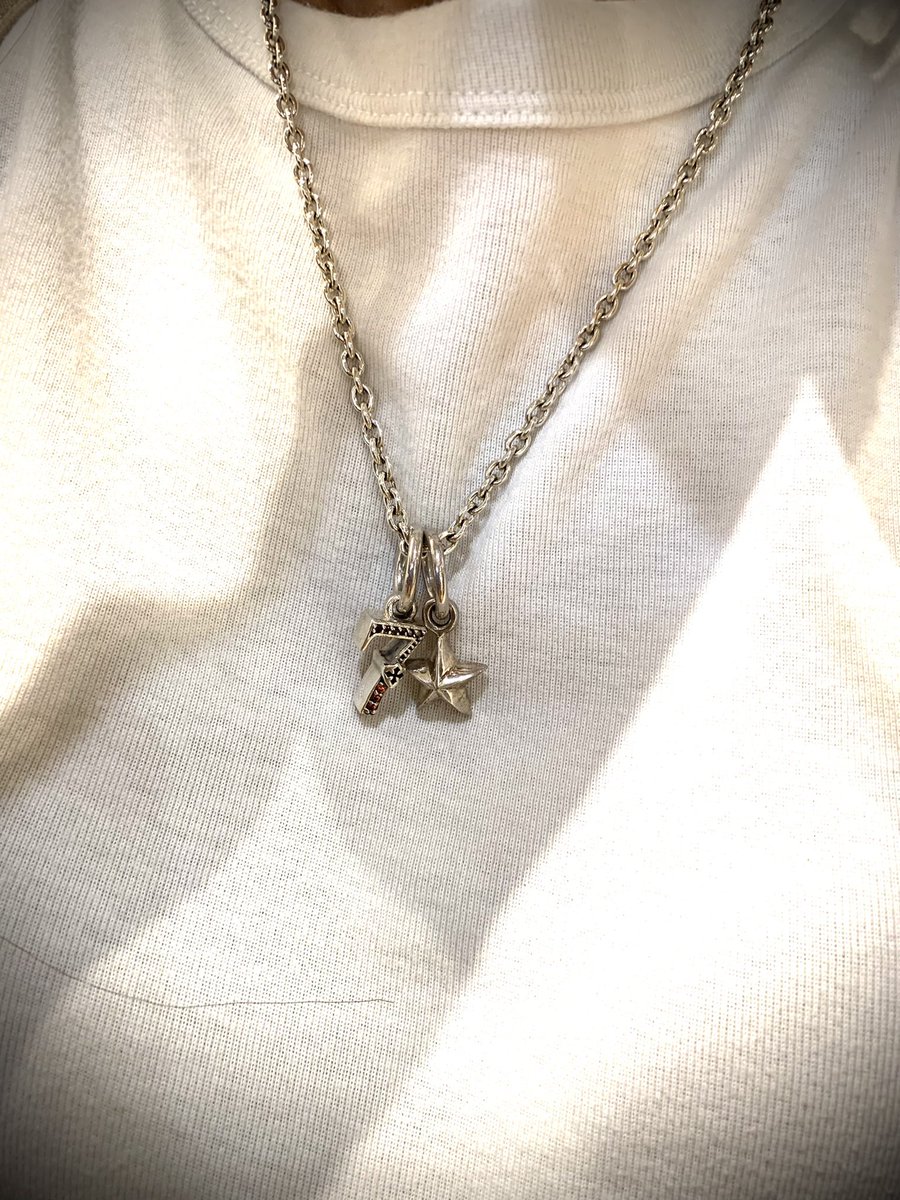 SB_LAKETOWN's tweet image. メタリスのナンバー「7」とスターの重ね着けでお買い上げのお姉さん‼️🙌🙌

まさに"セブンスター"ネックレス‼️‼️

ナンバーペンダントは重ねてこそ美しい…………

またのご来店お待ちしておりまっす😁😁😁😁😁😁

#シルバーボックス #SILVERBOX #シルバーボックスレイクタウン店 #メタリス