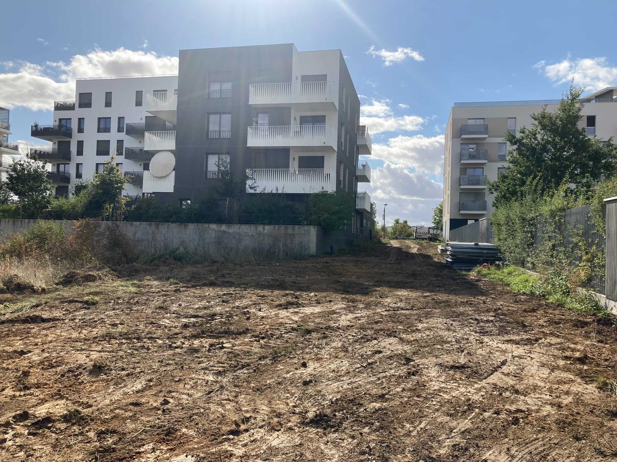 🏗 Lancement des #travaux sur notre programme « Les Herbes Folles » situé au sein du nouvel éco-quartier de Brétigny-sur-Orge (91) ! 🏗
➡️ 44 logements : logements collectifs et maisons individuelles
➡️ Mode constructif bois
➡️ Ateliers participatifs
#immobilier #constructionbois