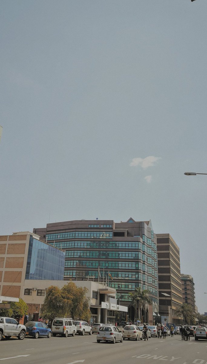 Somehow this picture managed to calm us down today. We feel hopeful and enouraged. In short, the magic of Art worked on us via this picture. Thank you <a href="/EnocqM/">Enock Matumbure™</a>. You made our day🙂
<a href="/tourismzimbabwe/">#ExperienceZimbabwe</a> <a href="/investharare/">Invest Harare 🇿🇼</a> <a href="/terrymap1/">The Prince Machiavelli</a>