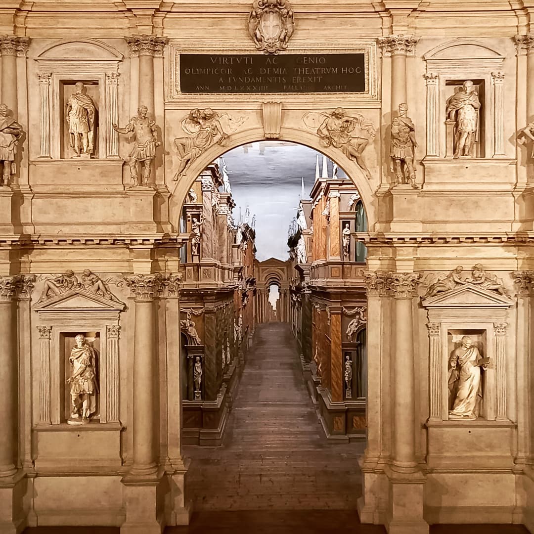 TurismoVeneto's tweet photo. Progettato dal Palladio, il Teatro Olimpico di #Vicenza è un capolavoro senza eguali al mondo. Per questa struttura elegante e dall'acustica perfetta, l'architetto si ispirò ai teatri romani descritti da Vitruvio 

https://t.co/HF6eye63rE

#UNESCO  #VisitVeneto

📷 IG j_lisa_v https://t.co/qrQwb1yx9x