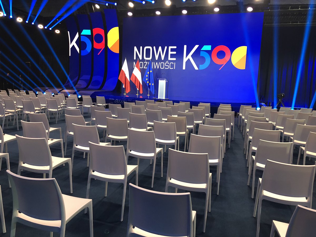 KGHM_SA's tweet photo. Maszyny KGHM #Zanam na @Kongres590 w Warszawie - jednym z ważniejszych wydarzeń gospodarczych.
Kongres startuje o 10.00, a prezes KGHM @ChludzinskiM swoje pierwsze wystąpienie ma o godz. 11.00.
Szczegóły ➡ https://t.co/JP5uFgFIzb. https://t.co/AWA90KxmKQ