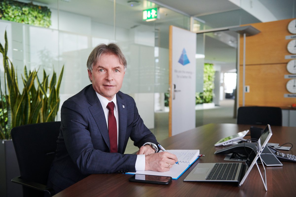 omv's tweet photo. "I am convinced that through collaboration in the oil and gas industry we will positively contribute for a sustainable future with lower CO2 emissions while ensuring energy supply security" #OMV Executive Officer Johann Pleininger today at #SPIGF #SPIGF21 https://t.co/gQHn1nKNNX