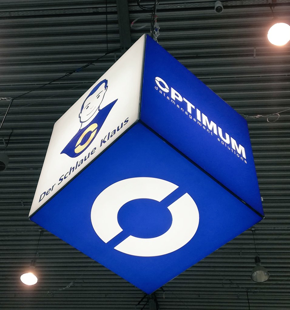 OptimumGmbh's tweet photo. ONTOUR 🚗
Guten Morgen und einen tollen Start in die @Motek_Messe vom Stand 1906. 

Hier können Sie #Montage und #Elektronikbestückung mit dem #SchlauenKlaus erleben. 

#Digitalisierung für den #Shopfloor

Halten Sie Ausschau nach unserem Würfel in Halle 1 https://t.co/qB0EYiFDTJ