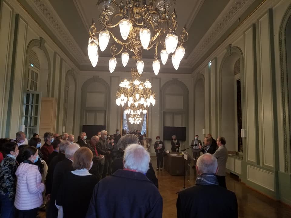 VilledeMetz's tweet photo. #Culture #Patrimoine📚
Hier, La #VilledeMetz recevait Pierre BRASME, Président de l'Académie Nationale de #Metz, qui présentait son ouvrage "Histoire de Metz en 80 jours".👉80 dates, 80 brèves qui font de Metz une cité lumineuse ; un legs formidable pour les générations à venir. https://t.co/wEUHX7FIkU