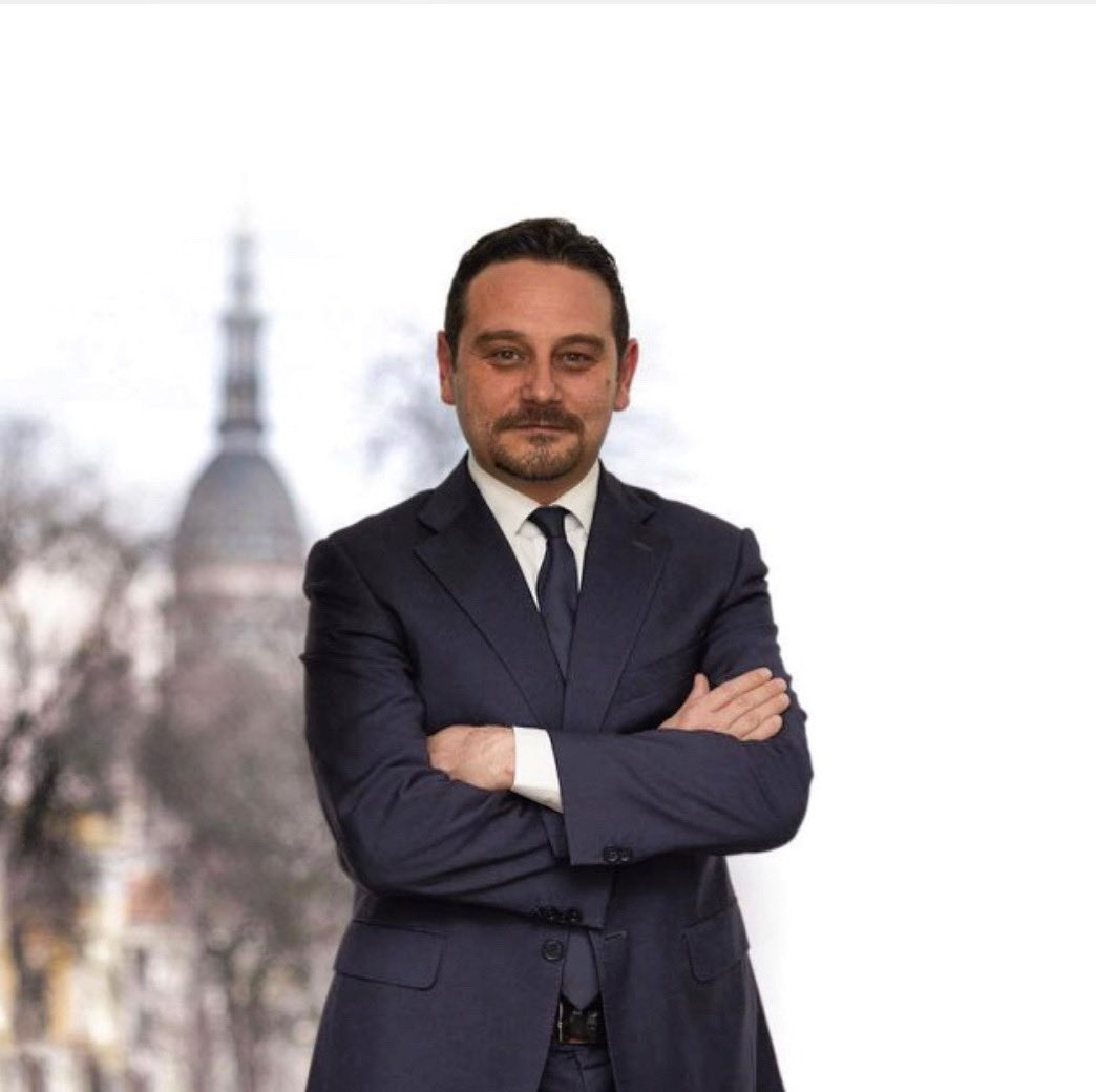 🟢 I miei complimenti ad <a href="/Canelliale/">Alessandro Canelli</a> , riconfermato Primo Cittadino di #Novara , che da sempre incarna, per dedizione e competenza, il vero Sindaco leghista.
#avantitutta
<a href="/LegaSalvini/">Lega</a>