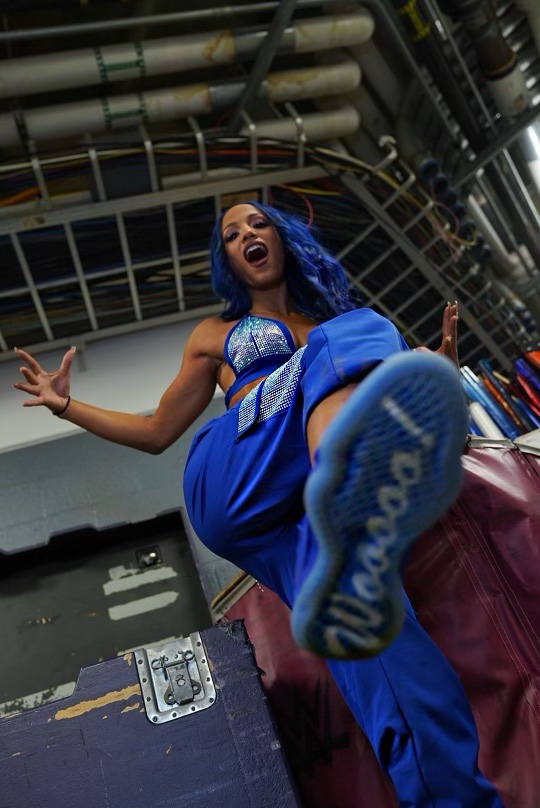 Photos: Sasha Banks Teases Fans During WWE Draft 2021 5