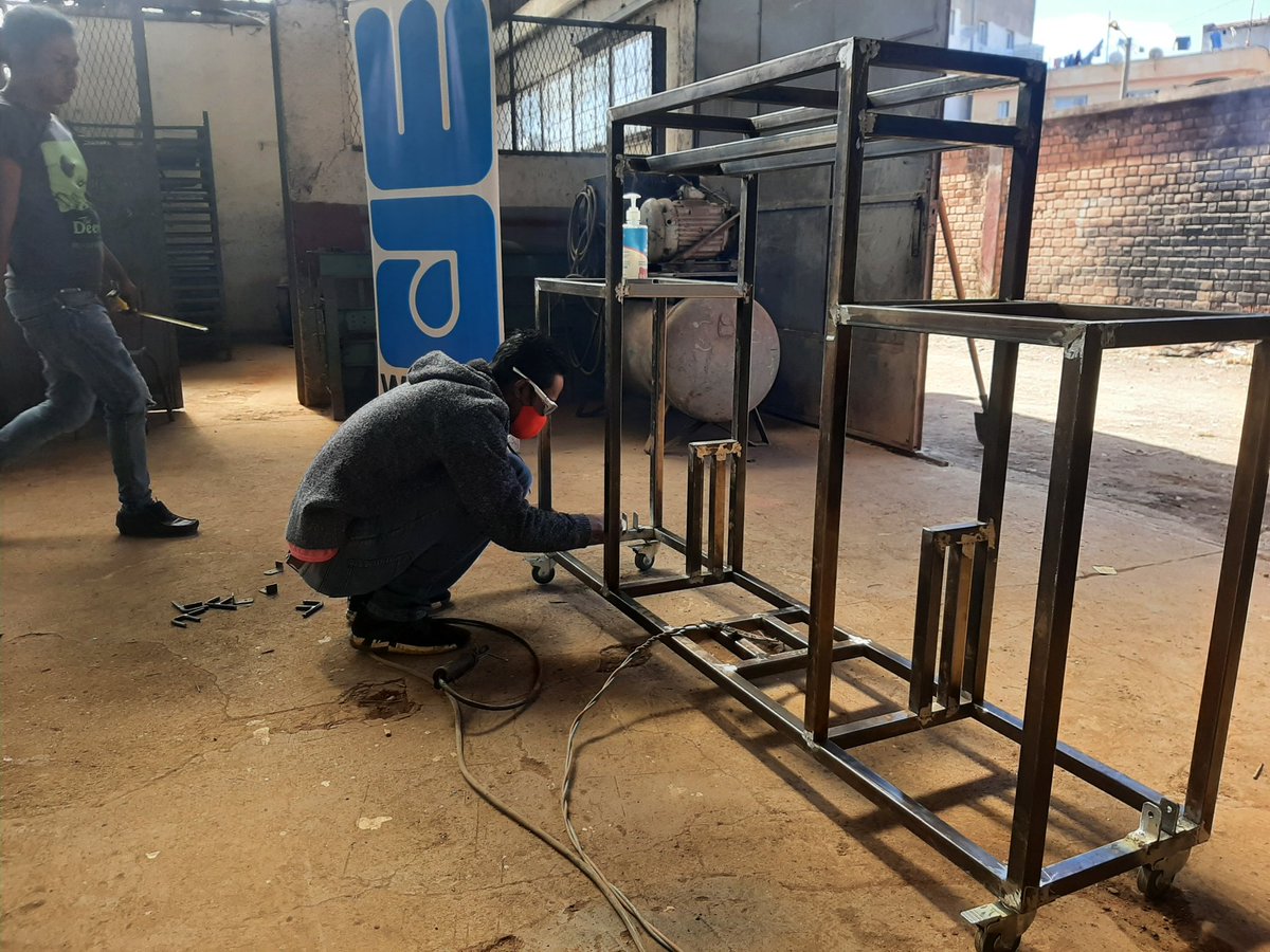 FitiavanaHerin2's tweet photo. WASH is an everyone's concern
11 trained and certified artisans as a designer of hand washing facility last week.
#StopCovid
#everydayisanopportuny
#MobCom #Mywork #Mychallenge https://t.co/s2wzB4vLjf