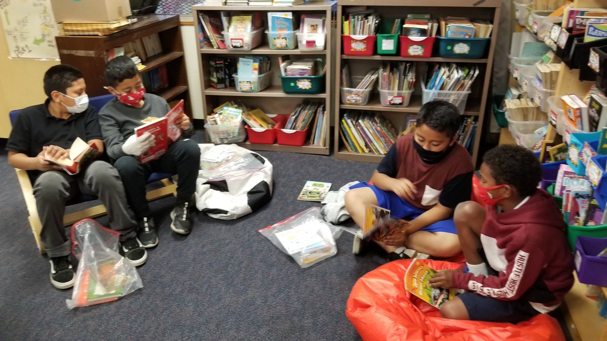 Sabgrimes's tweet photo. 9th week of school! Kids are reading more and listening to them read with expression is a joy! #readerscommunity #SupportPublicSchools #pusdproud @jacksonpusd @bmcdonald6 @Hchanhill https://t.co/HGALBg7P3Y