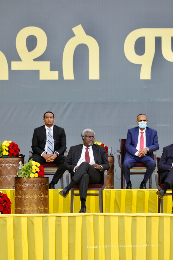 AUC_MoussaFaki's tweet image. I participated, alongside other African leaders, at the ceremony of the formation of the new Ethiopian  government at the invitation by H.E. @AbiyAhmedAli, Prime Minister of Federal Democratic Republic of Ethiopia, following his inauguration as PM.