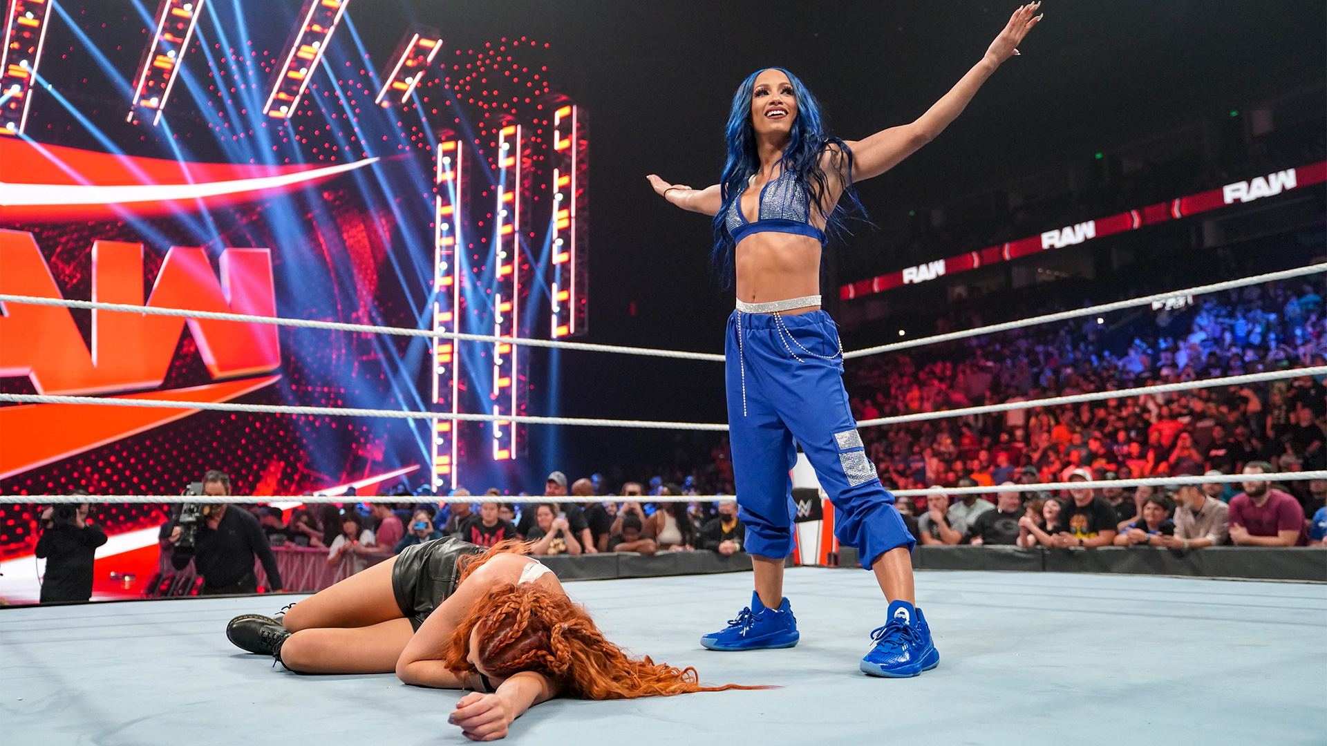 Photos: Sasha Banks Teases Fans During WWE Draft 2021 7