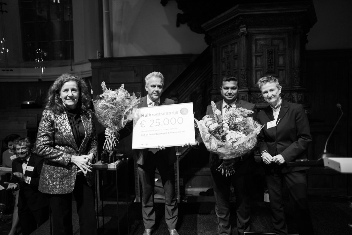 Ingrid van Engelshoven (@ivanengelshoven) on Twitter photo Van harte! Winnaar van de Irispenning <a href="/MarionKoopmans/">Marion Koopmans, publications: https://pure.eur.nl</a> en van de Huibregtsenprijs <a href="/sbhulai/">Sandjai Bhulai</a> en Rob van der Mei die ik gisterenavond bij de #avondwm mocht uitreiken. Belangrijke prijzen om een brug te slaan tussen #wetenschap en de #samenleving en om kruisbestuiving te stimuleren. Van harte! Winnaar van de Irispenning <a href="/MarionKoopmans/">Marion Koopmans, publications: https://pure.eur.nl</a> en van de Huibregtsenprijs <a href="/sbhulai/">Sandjai Bhulai</a> en Rob van der Mei die ik gisterenavond bij de #avondwm mocht uitreiken. Belangrijke prijzen om een brug te slaan tussen #wetenschap en de #samenleving en om kruisbestuiving te stimuleren.