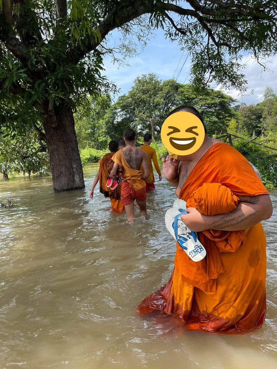 tanawatofficial's tweet image. CF รองเท้าหน่อยครับ พส. 55555