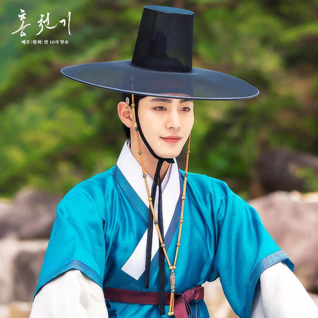 SBSNOW's tweet photo. 하홍 데이트해요🍑
손잡고 함께 그리는 초상화💞

SBS 월화드라마 <홍천기>
☞ 매주 [월,화] 밤 10시 방송

#SBS월화드라마 #홍천기 
#RedSky #RedskyStillcut 
#안효섭 #김유정 #공명 #곽시양 https://t.co/Vc8GabZtBF