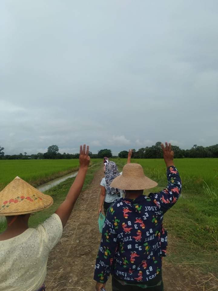 AyePyaePyaeKha9's tweet photo. Protestors in Wetlet peacefully protested against the military dictatorship around the village.

#Oct5Coup #UnfetteredAccessForAids #WhatsHappeningInMyanmar https://t.co/hvD5ghhagG