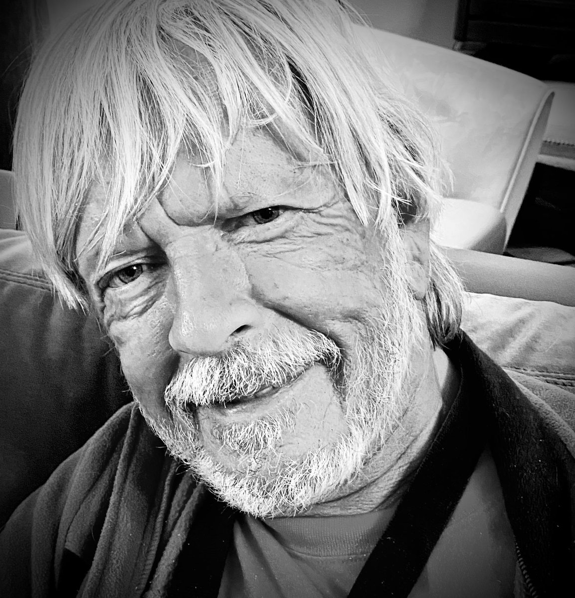 RenaudGrincheux's tweet photo. Mentionnez vos artistes préférés et voyez s'ils vous répondent ! 
Belle journée #renaud https://t.co/8wXkEkzE6c