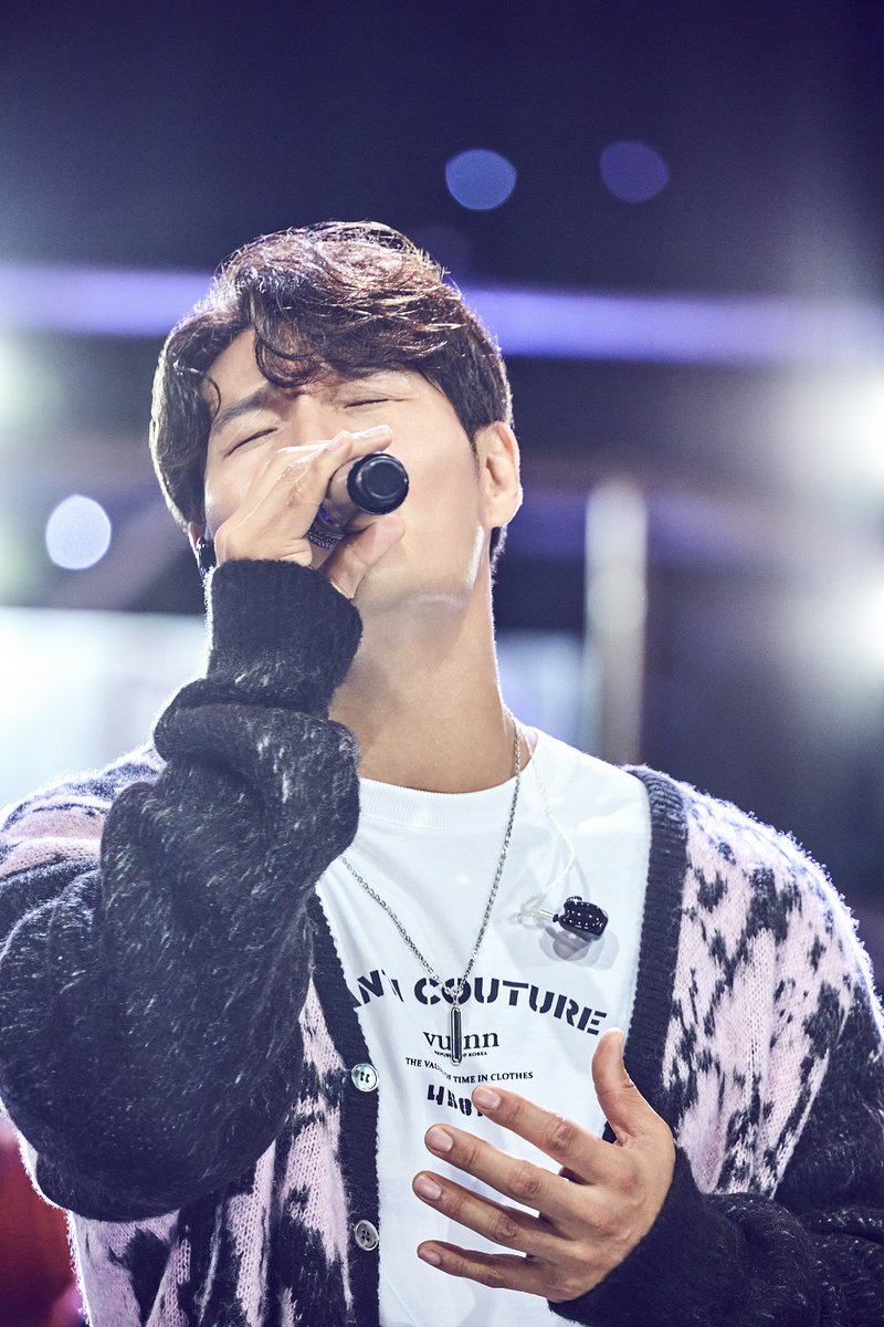 SBSPLUSNOW's tweet photo. #가수 #김종국 입니다!! 지상파 3사 통합 대상 가수!!!!
#런닝맨 #호랑이 모습은 잊어라!!!
[라이브온언플러그드]SBS F!L 10월 8일(금) 밤 11시/ SBS MTV 10월 9일(토) 밤 11시
#LIVE_ON_UNPLUGGED #라이브온언플러그드 #터보 #KIMJONGKOOK https://t.co/p0aSnzAVVm