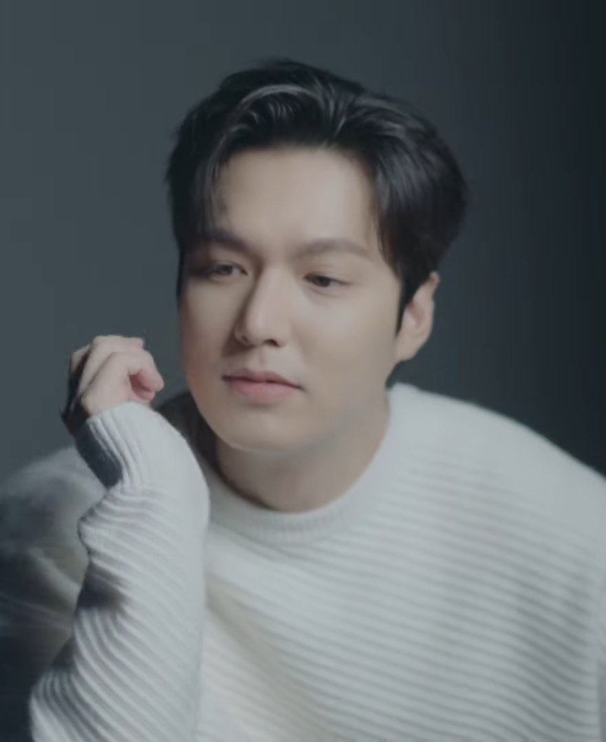 machi6221's tweet photo. What a beautiful world that we have the dignity of beauty,Actor Lee Min Ho✨
The making film of actor Lee Min Ho's commercial shooting is open, he is the 'pioneer' looking for a road to our heart
YouTube
https://t.co/oiKP2aLmQp
VLIVE
https://t.co/WzMKtkEP2V
#LeeMinHo# イ・ミンホ https://t.co/7jBDi2yoKI
