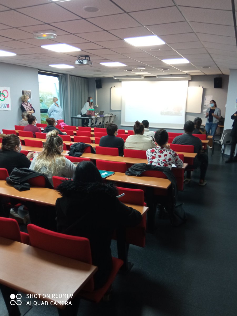 #AvecPoleEmploi #Chinon et ses partenaires #TousMobilises ➡️ce sont 14 personnes qui sont présentes et intéressées pour suivre le parcours du formation 
Le secteur du grand âge👴👵 recrute!
@poleemploi_RCVL <a href="/RCValdeLoire/">Région Centre-Val de Loire</a> @viaformation <a href="/Greta_VDL/">Greta Val de Loire</a> <a href="/IrfssHnp/">CroixRougeFormation</a>