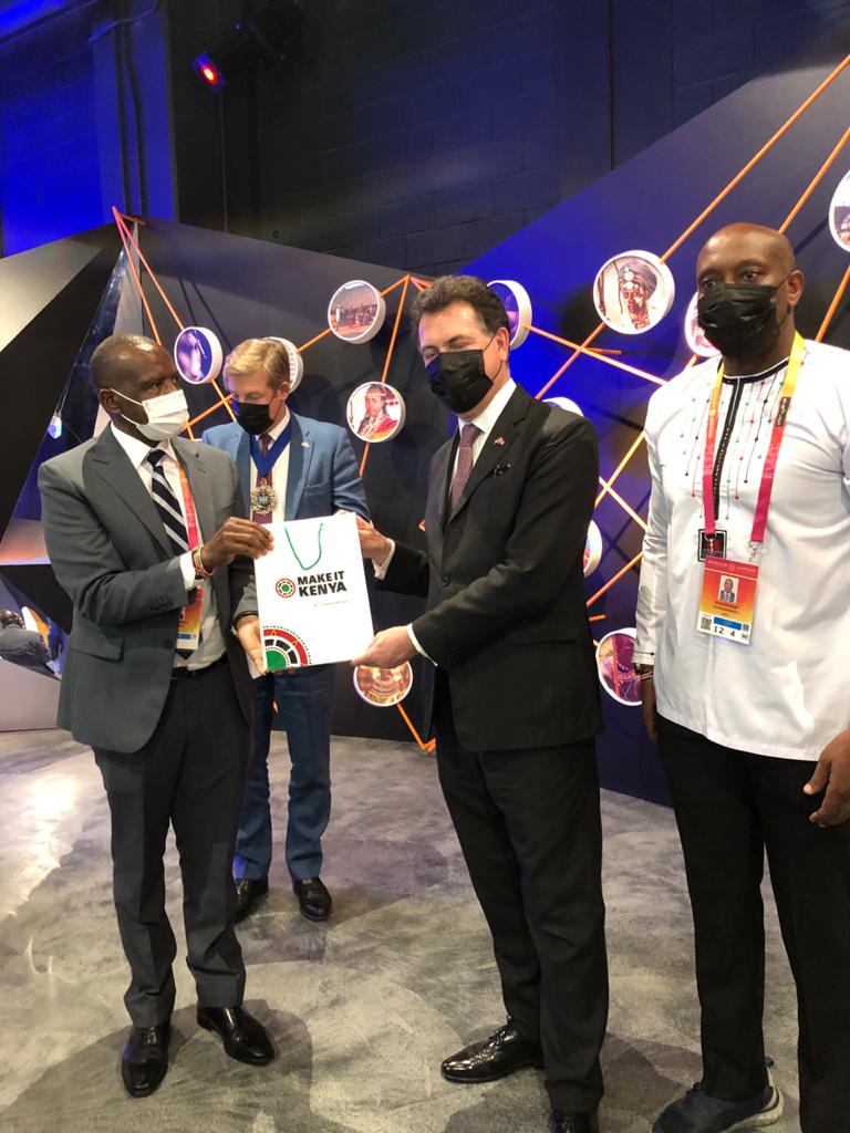 KenyaAtExpo2025's tweet photo. The #KenyaPavilion yesterday hosted the Rt Hon William Russel the 692nd Lord Mayor of the City of London. The Lord Mayor was accompanied by the Mayoress Hilary Chaplin, the incoming Lord Mayor, Vincent Keaveny among other dignitaries. 

#KaribuniKenya
#FeelTheEnergyKE https://t.co/cLT41hmYV8