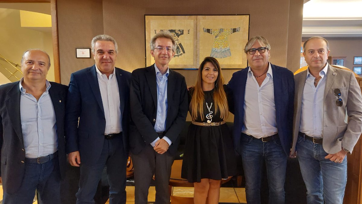 Cisl_Napoli's tweet photo. Per ripartire #Napoli avrà bisogno di tutte le forze positive. Cisl Napoli c'è. Buon lavoro al sindaco @GaeManfredi https://t.co/ORb5rv3eMJ